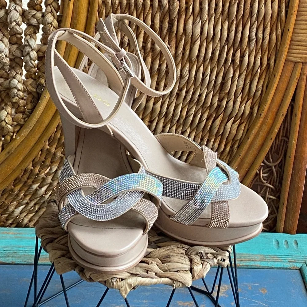 Aldo Elegant Beige and Gold Rhinestone Women's Heels Sandals Great Condition - Picture 3 of 15